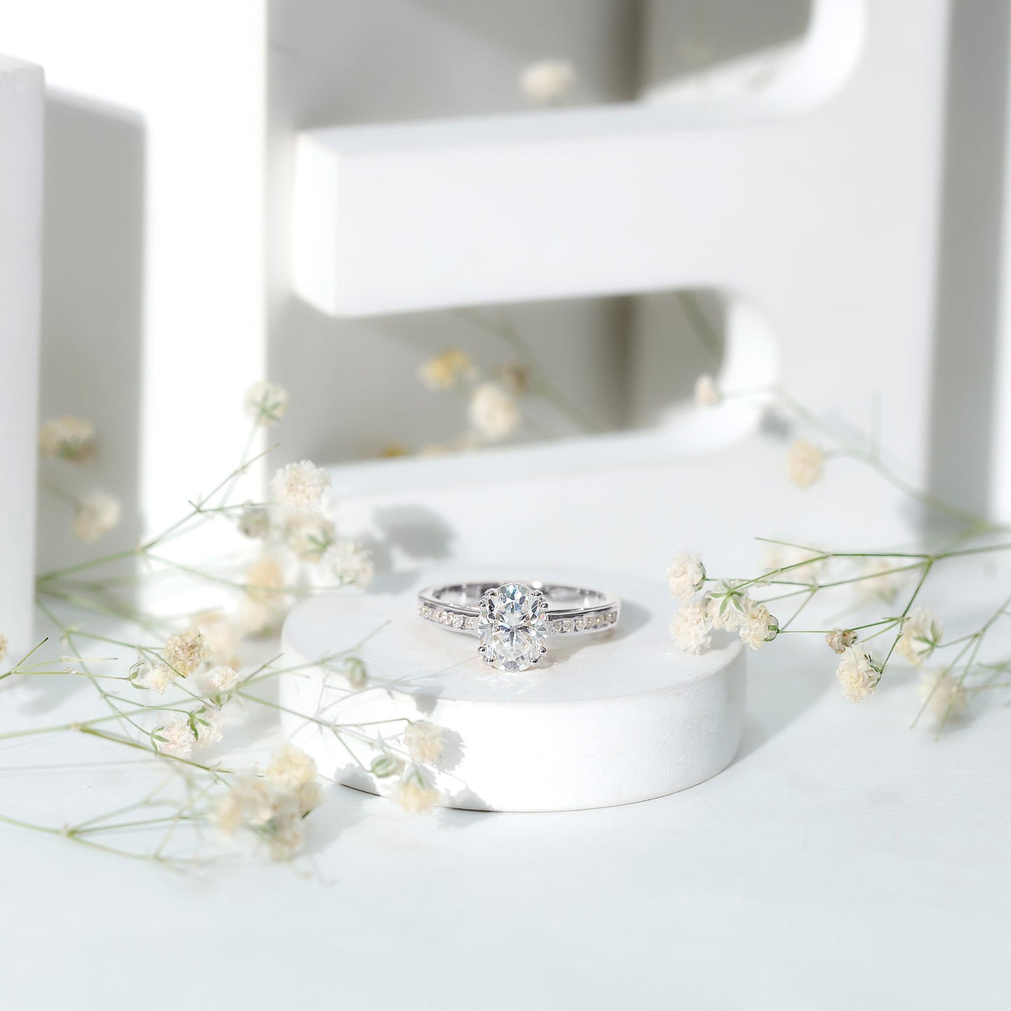 Lab Grown Diamond Timeless Engagement Ring With Side Stones