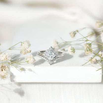 Lab Grown Diamond Princess Cut Engagement Ring With Ring Guard