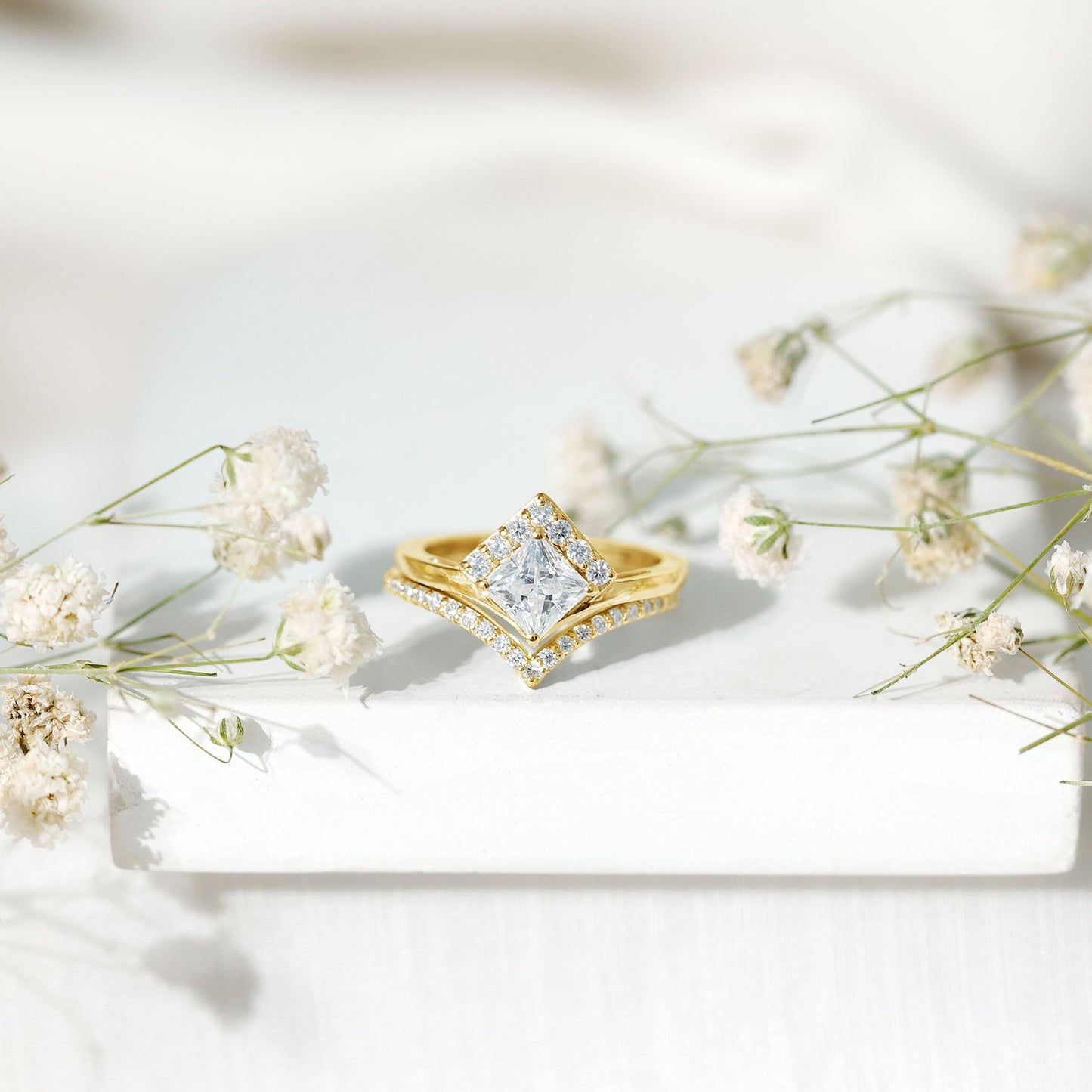 Lab Grown Diamond Princess Cut Engagement Ring With Ring Guard