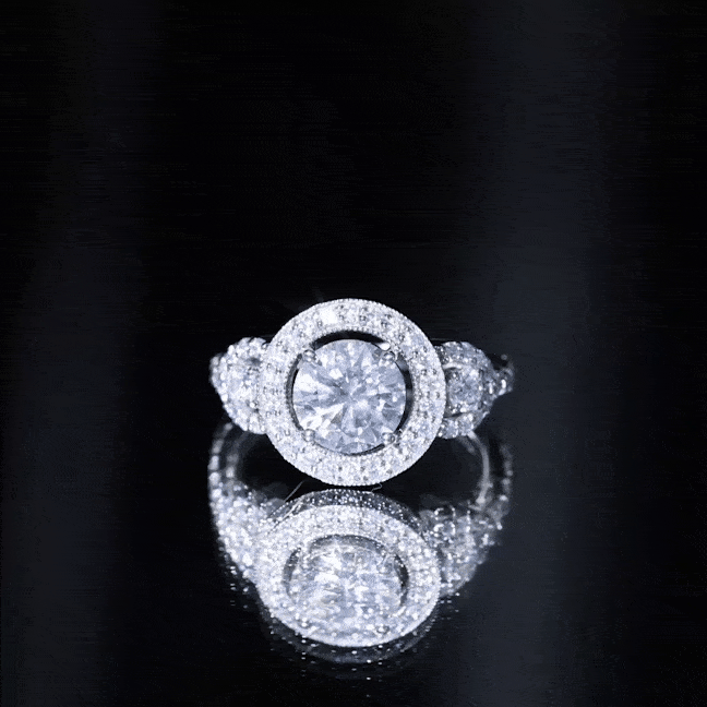 Round Cut Diamond Antique Looking Engagement Ring