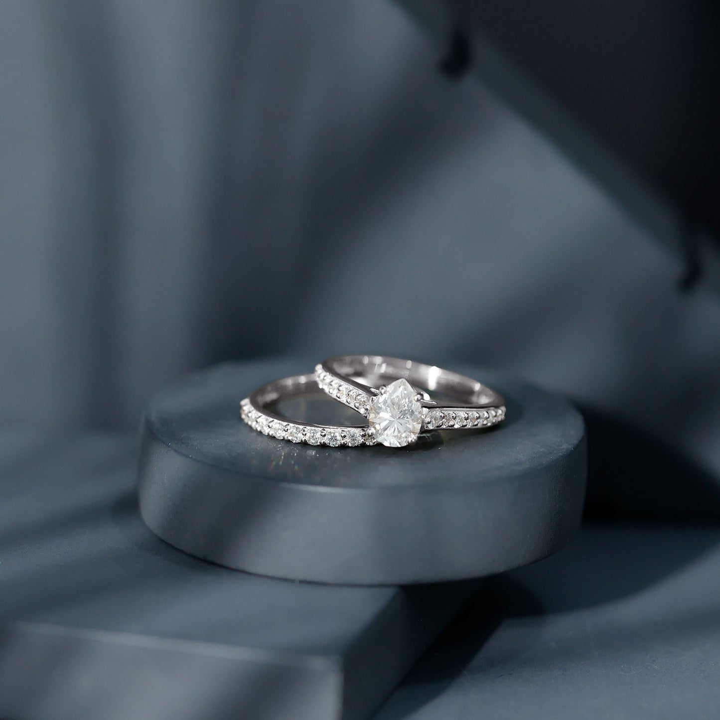 Pear Cut 1.3 Carat Lab Grown Diamond Marriage Ring Set for Women
