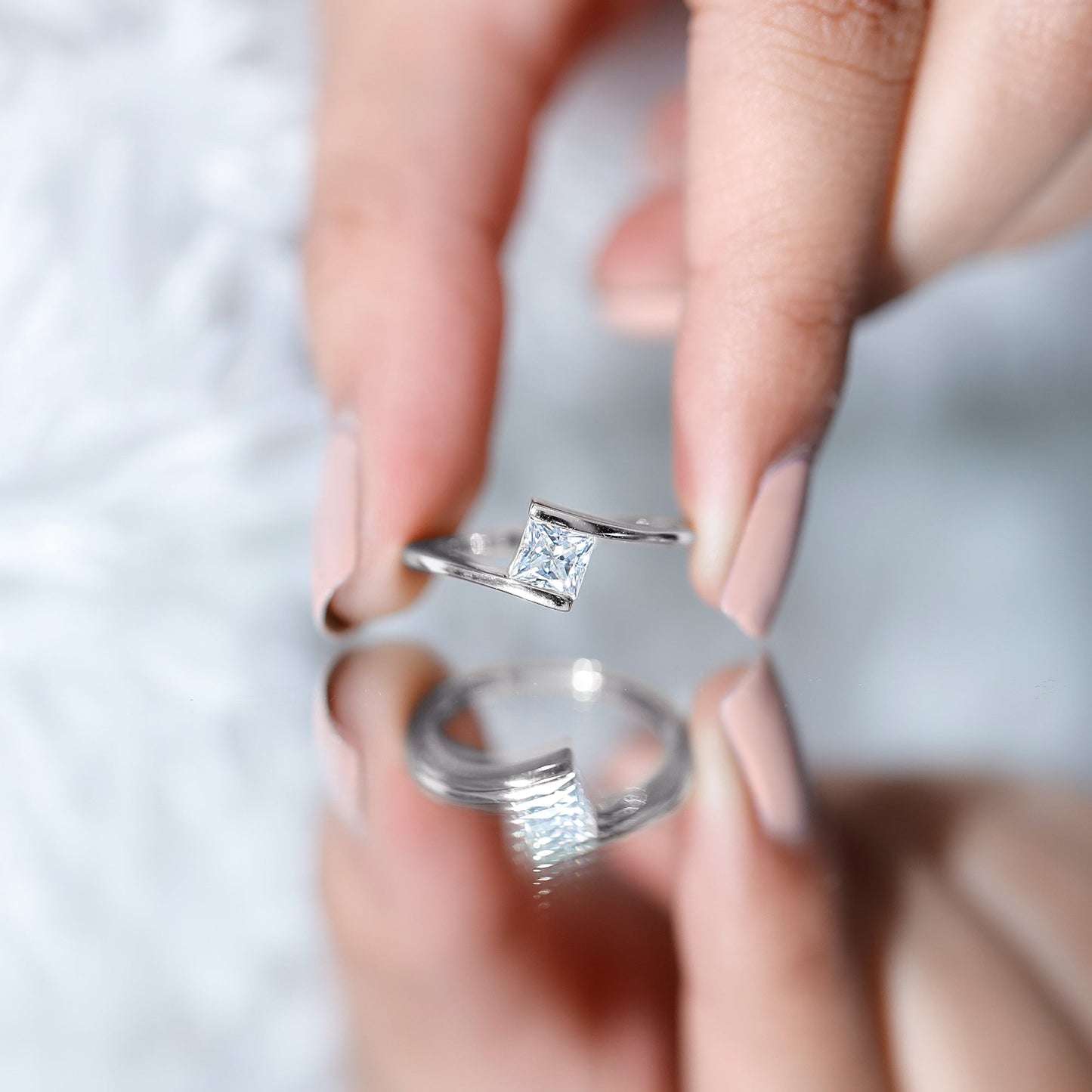 0.8 Carat Princess Cut Lab Grown Diamond Ring With Tension Setting