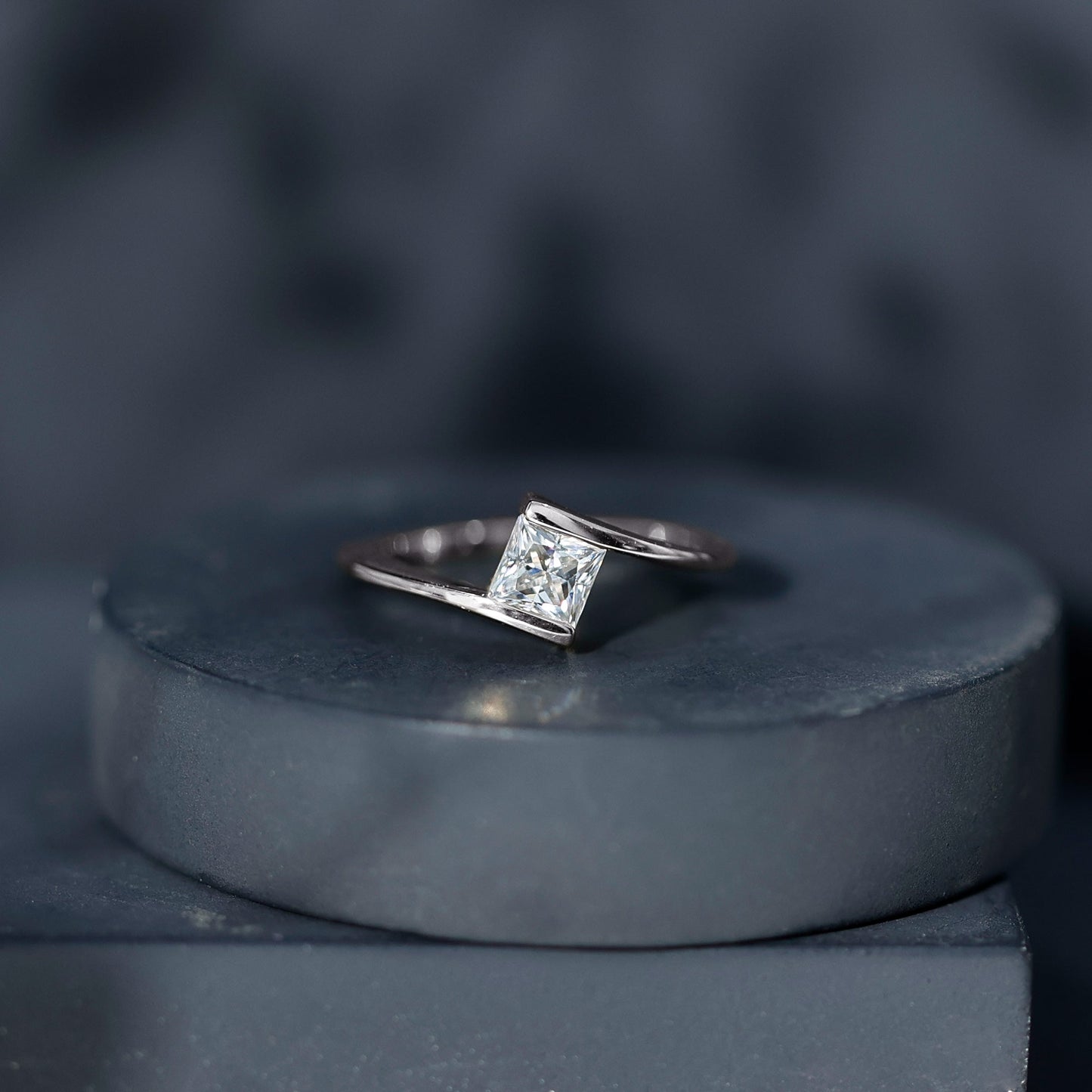 0.8 Carat Princess Cut Lab Grown Diamond Ring With Tension Setting