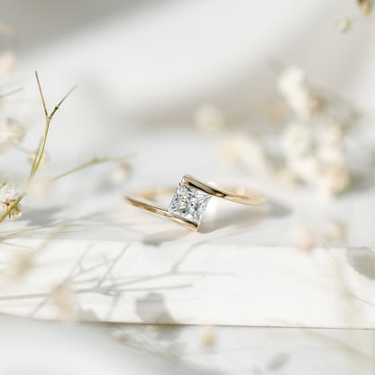 0.8 Carat Princess Cut Lab Grown Diamond Ring With Tension Setting