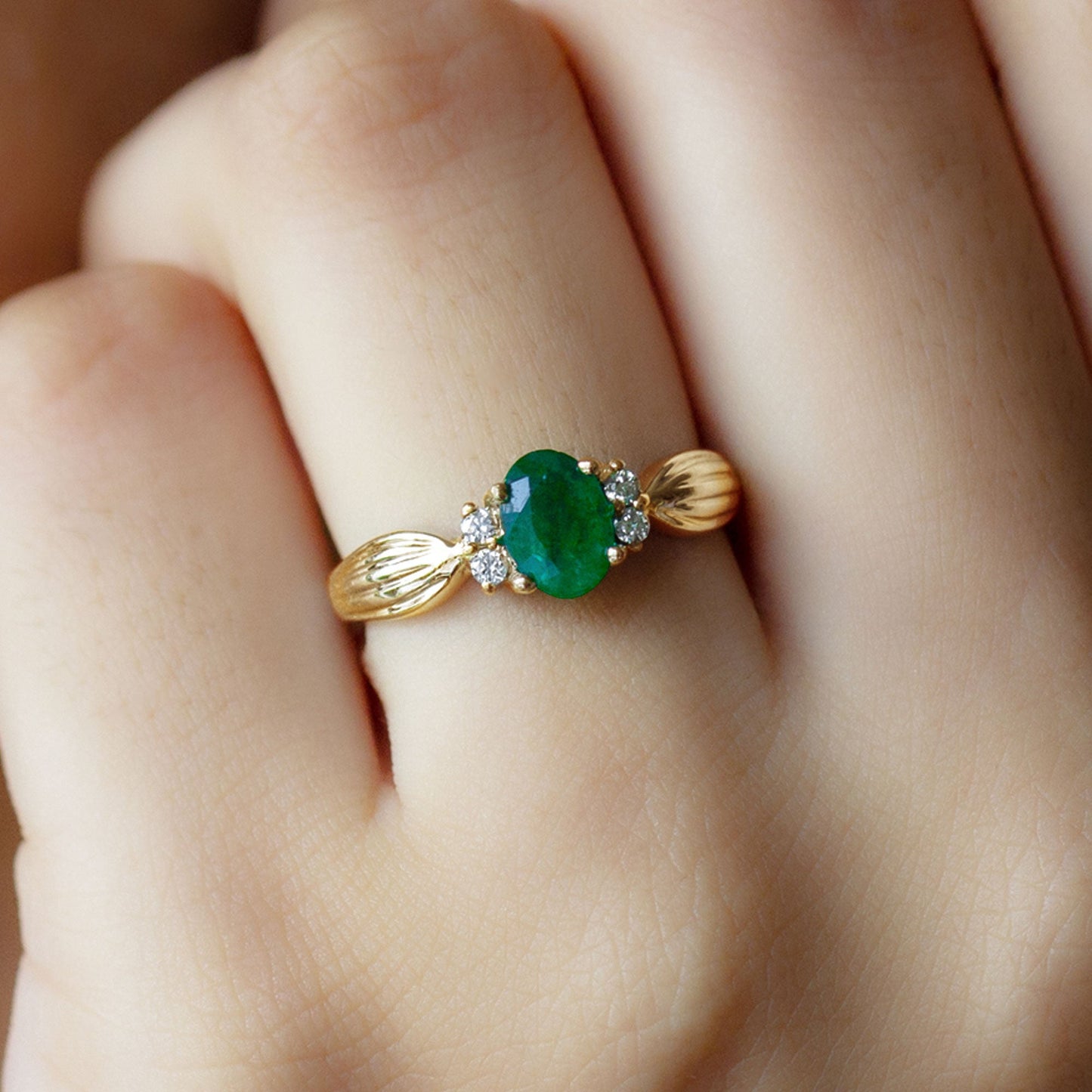 Natural 0.7 Carat Emerald Oval Engagement Ring with Diamond