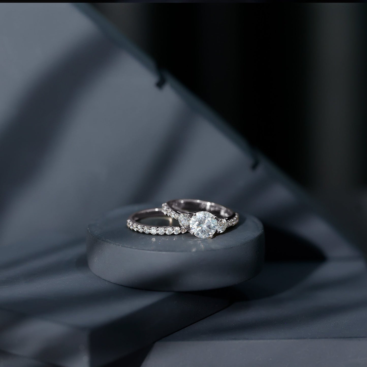 Certified 2 Carat Round Moissanite Bridal Ring Set For Wedding