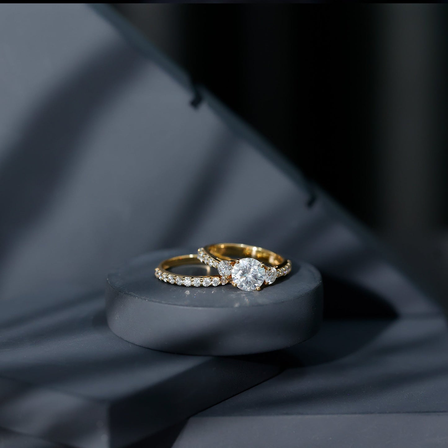 Certified 2 Carat Round Moissanite Bridal Ring Set For Wedding