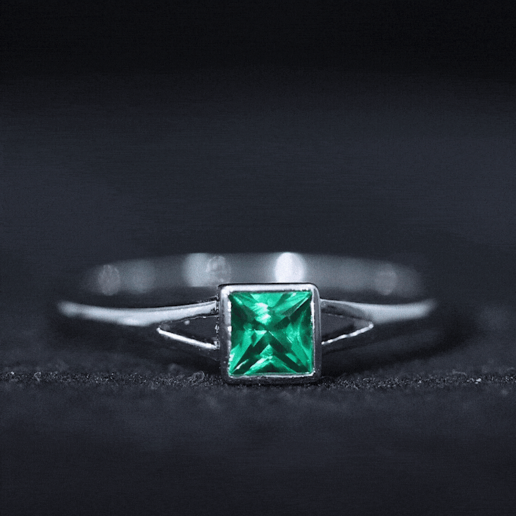 0.5 Carat Princess Cut Lab Grown Emerald Solitaire Ring with Split Shank