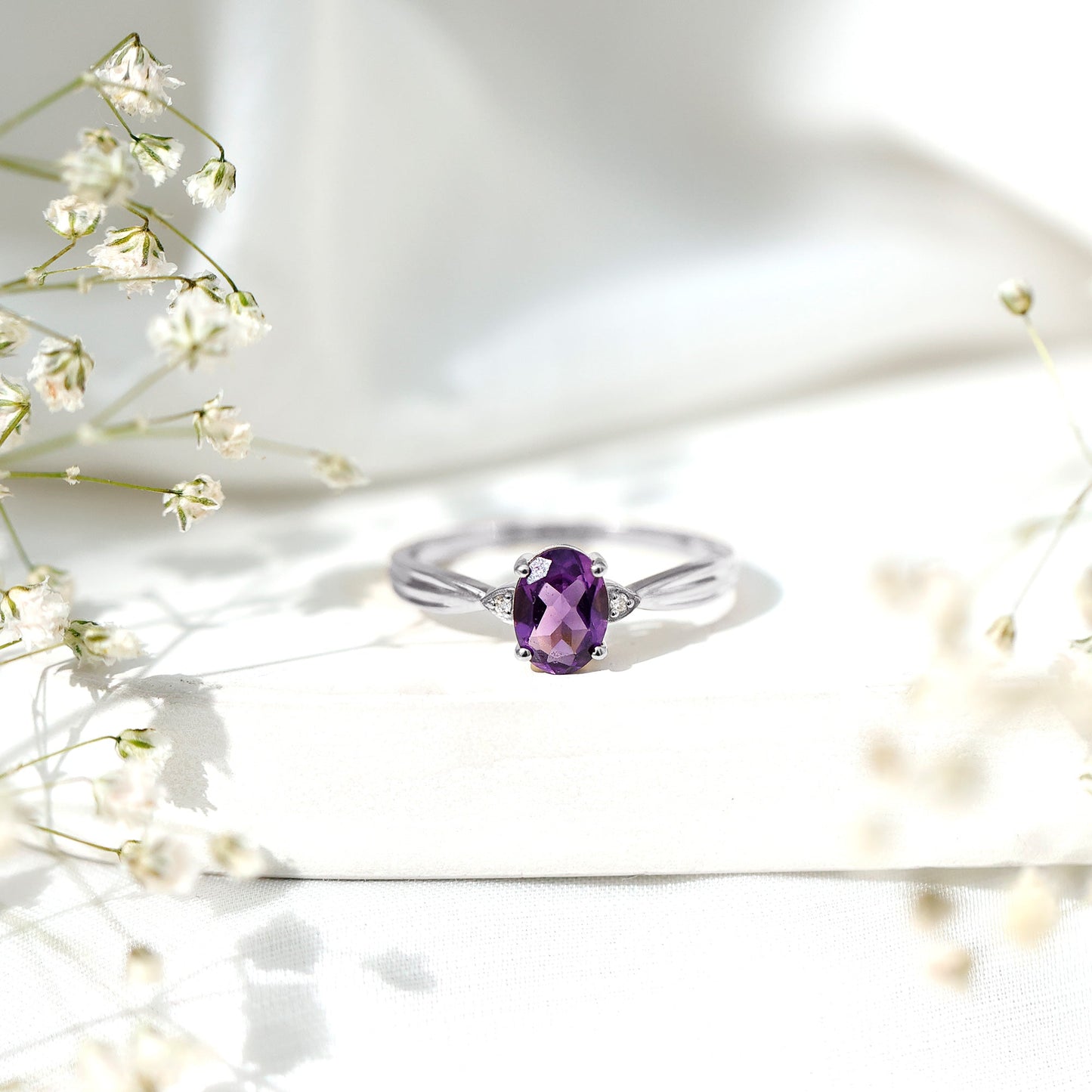 1 Carat Amethyst Oval Engagement Ring with Diamond
