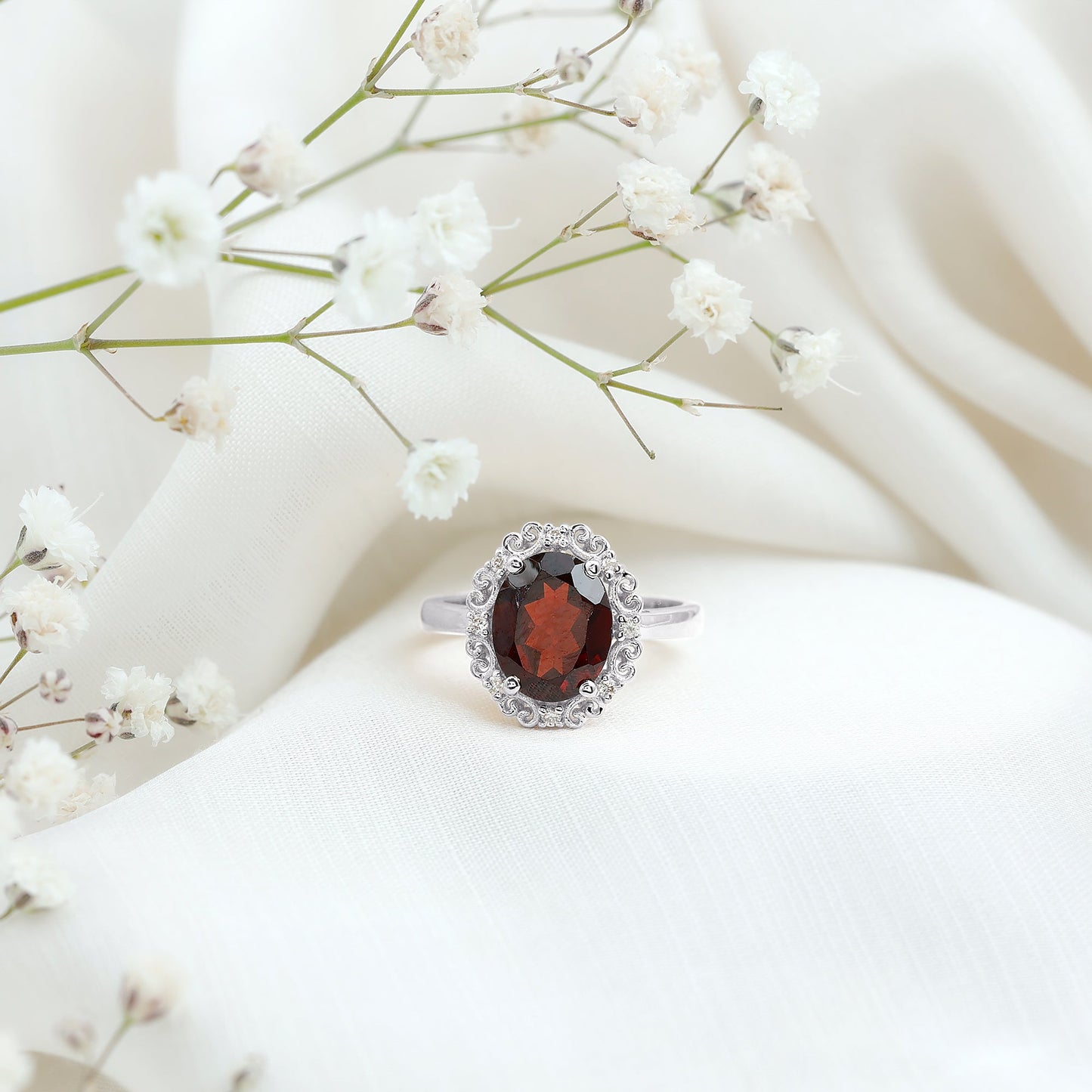 3.6 Natural Garnet Vintage Looking Engagement Ring with Diamond