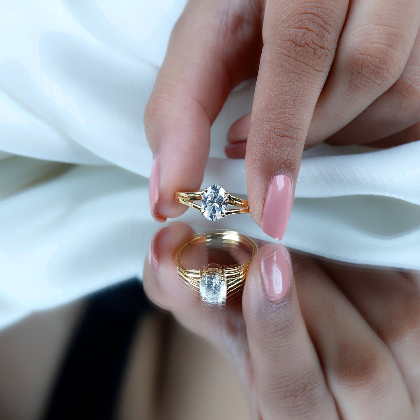 1 Carat Oval Moissanite Engagement Ring With Certificate