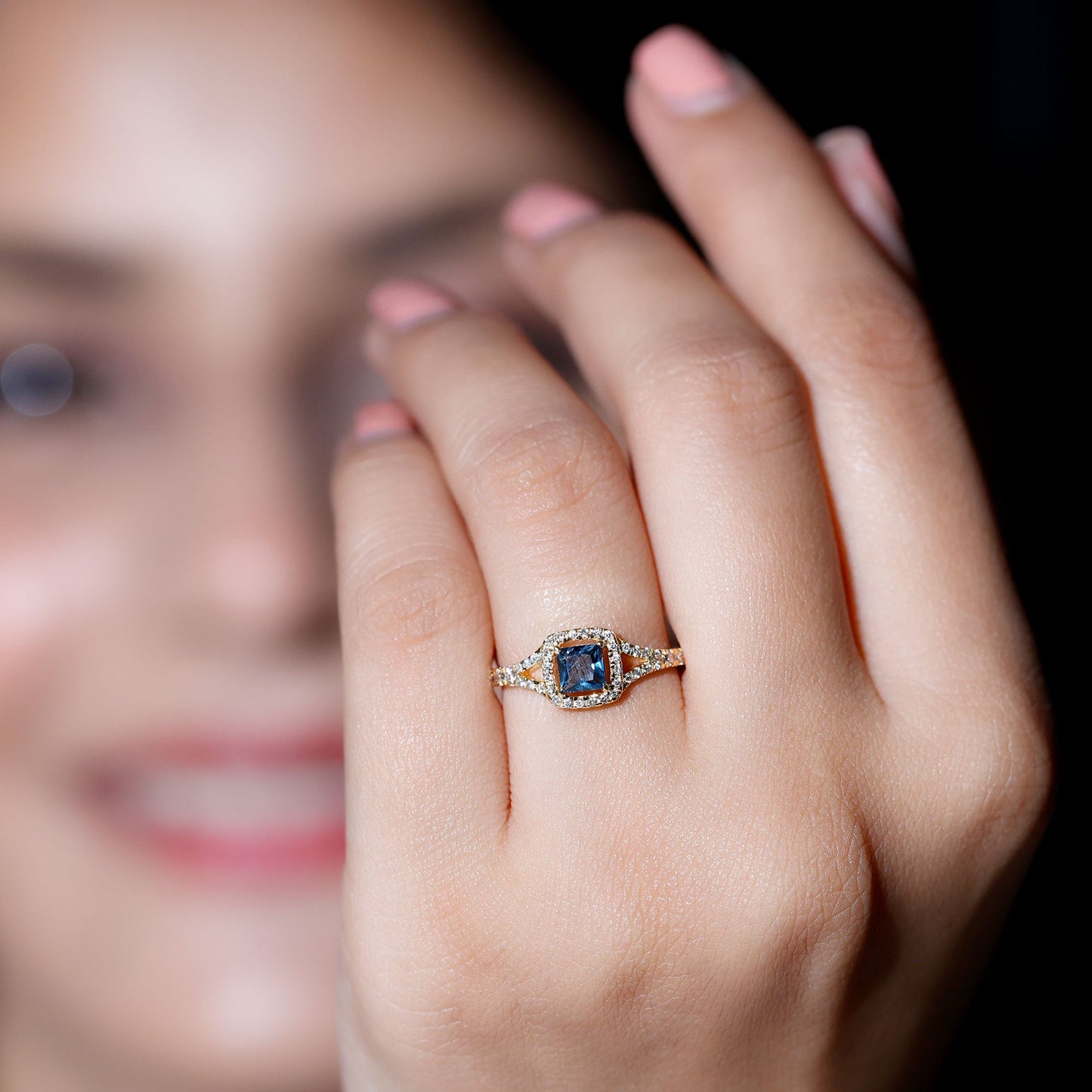 1 Carat Princess Cut London Blue Topaz Engagement Ring with Diamond Split Shank