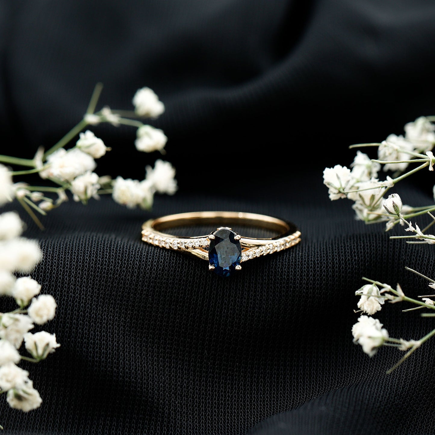 Natural 0.6 Carat Blue Sapphire Minimal Engagement Ring with Diamond Split Shank