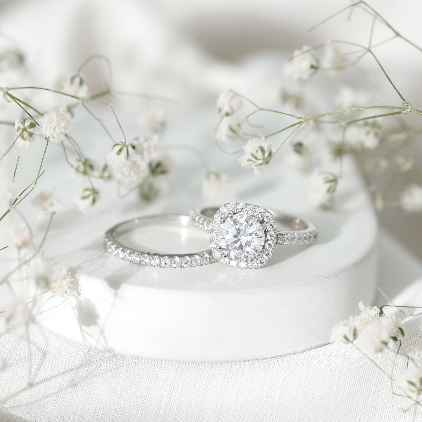 2 Carat Cubic Zirconia Engagement Ring with Wedding Band in Silver