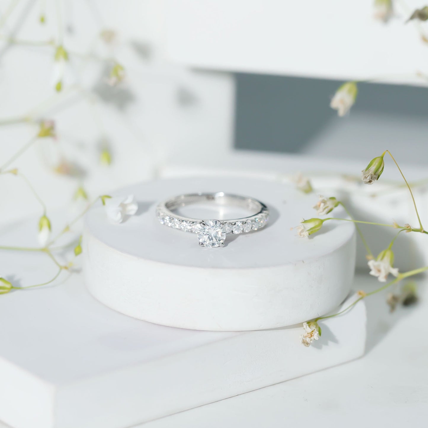 Minimal Solitaire Engagement Ring with Lab Grown Diamond
