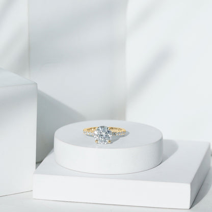 Peg Head Set Moissanite Solitaire Engagement Ring