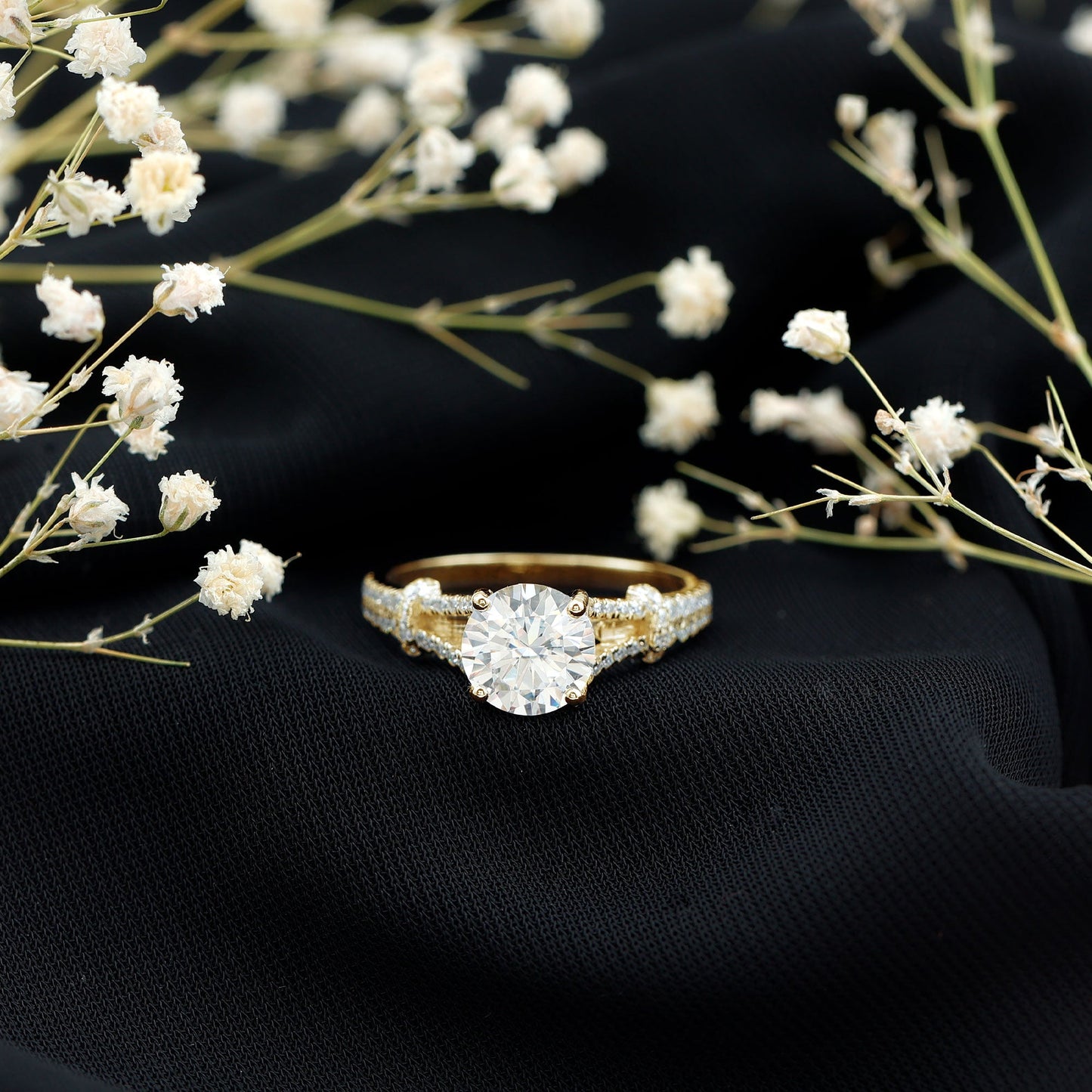 Round Shape Moissanite Solitaire Engagement Ring in Split Shank