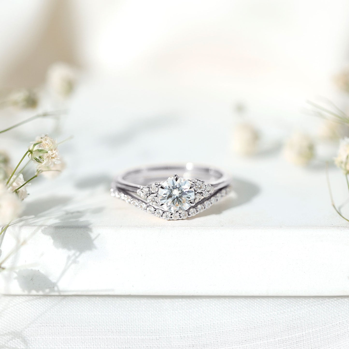 0.9 Carat Round Cut Moissanite Wedding Ring Set For Bride
