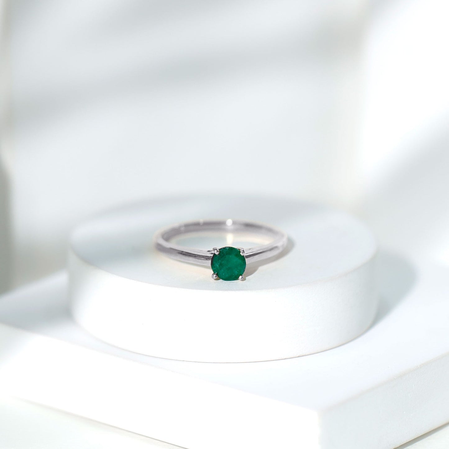 Round Shaped 0.4 Carat Emerald Solitaire Promise Ring for Her