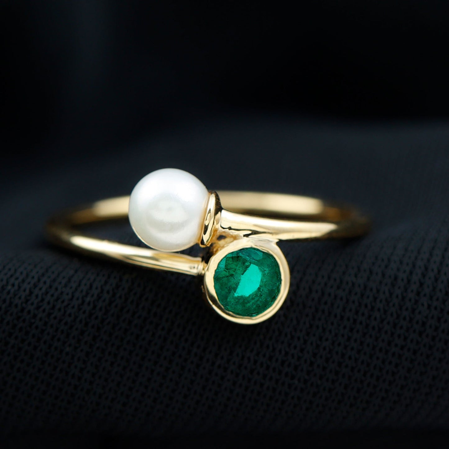 Natural Freshwater Pearl Toi Et Moi Promise Ring with Lab Emerald