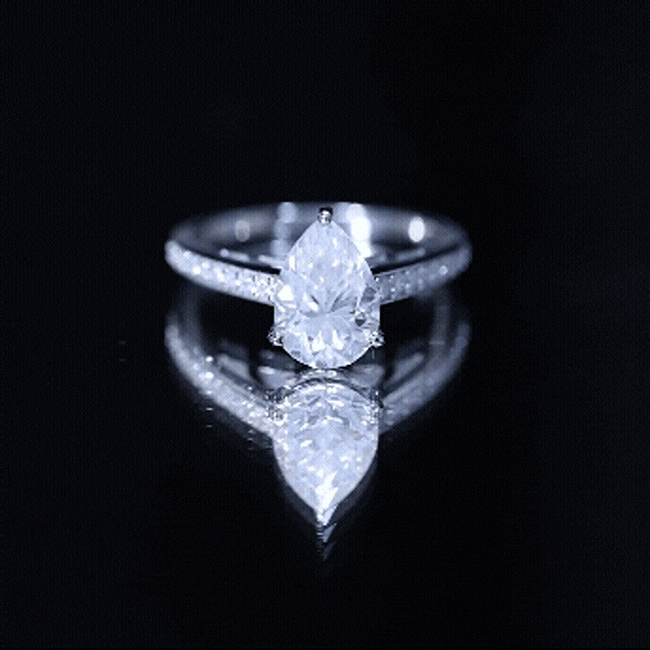 Classic Pear Cut Moissanite Solitaire Engagement Ring With Side Stones