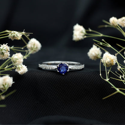 Natural 0.9 Carat Blue Sapphire Engagement Ring with Diamond