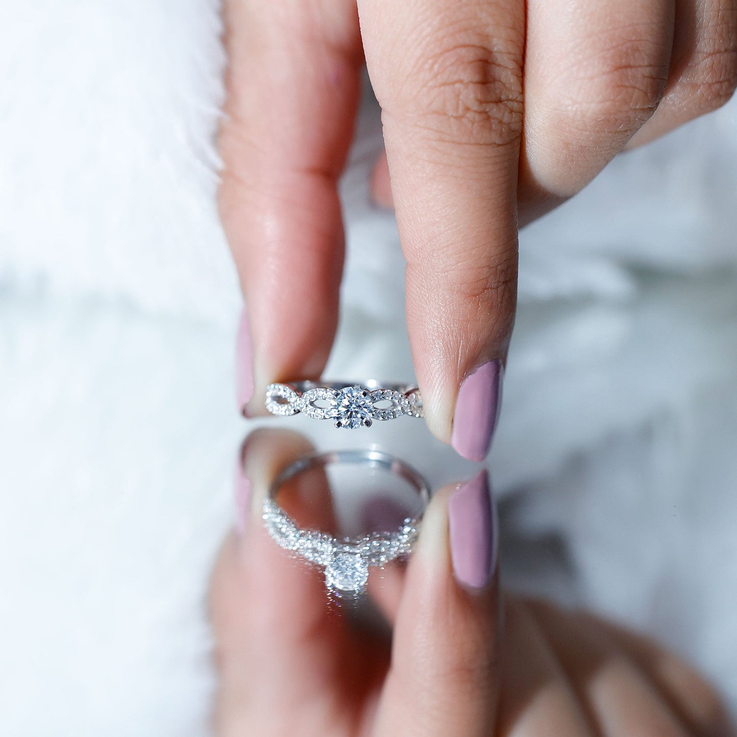 0.5 Carat Round Shape Moissanite Crossover Infinity Ring