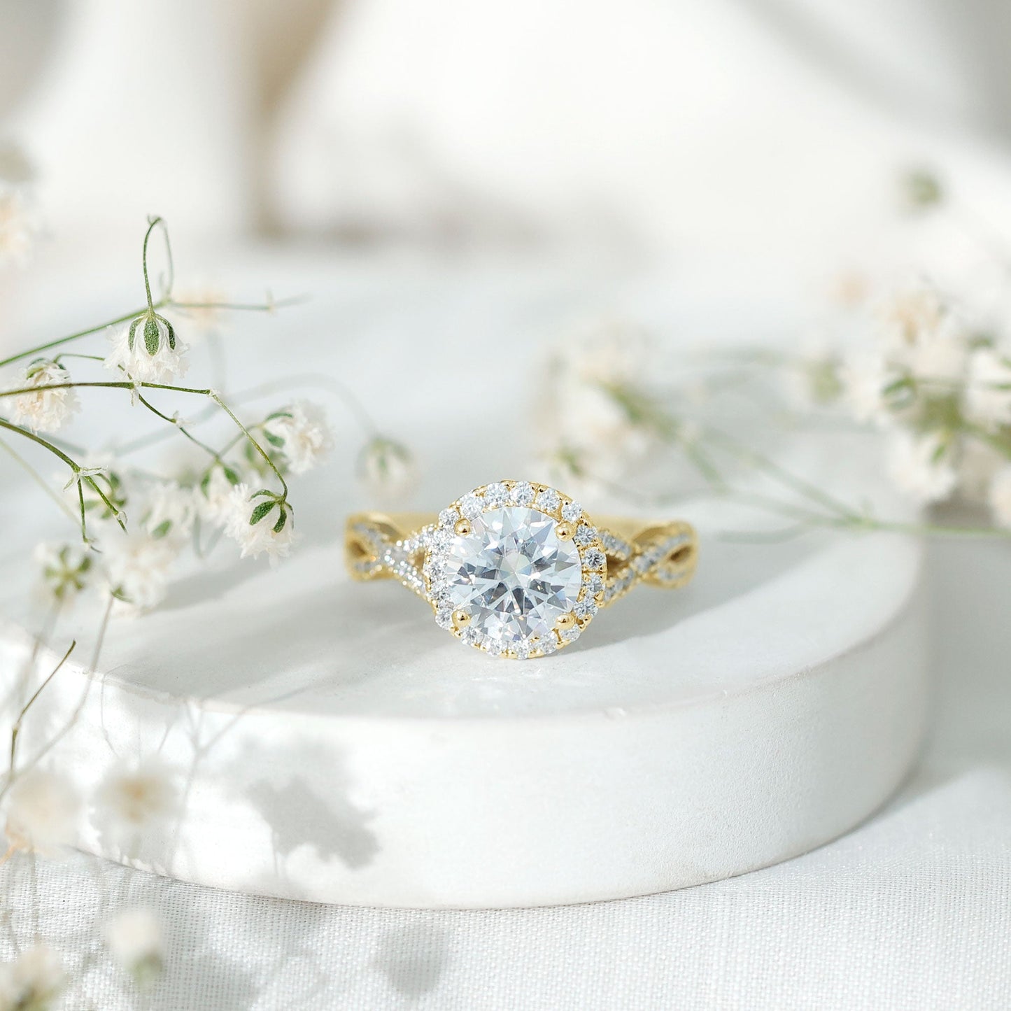 2 CT Moissanite Crossover Engagement Ring with Halo