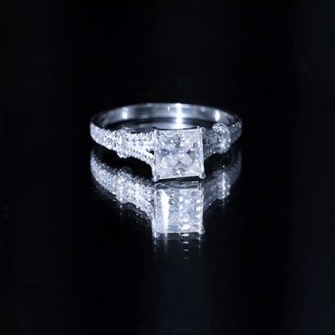 3 Carat Princess Cut Moissanite Solitaire Engagement Ring in Split Shank