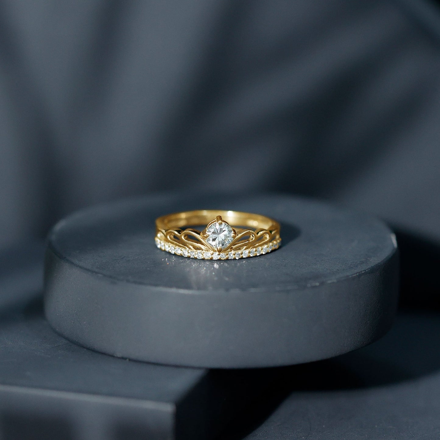 Certified Round Diamond Crown Ring