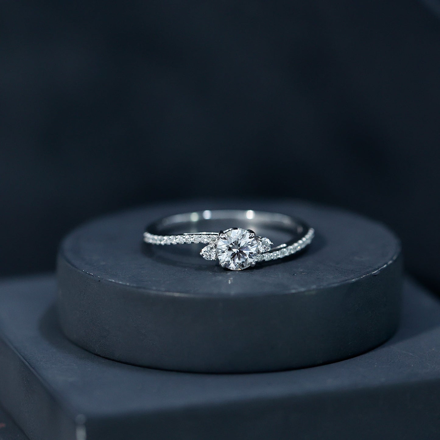 Round Shape Moissanite Bypass Engagement Ring with Side Stones