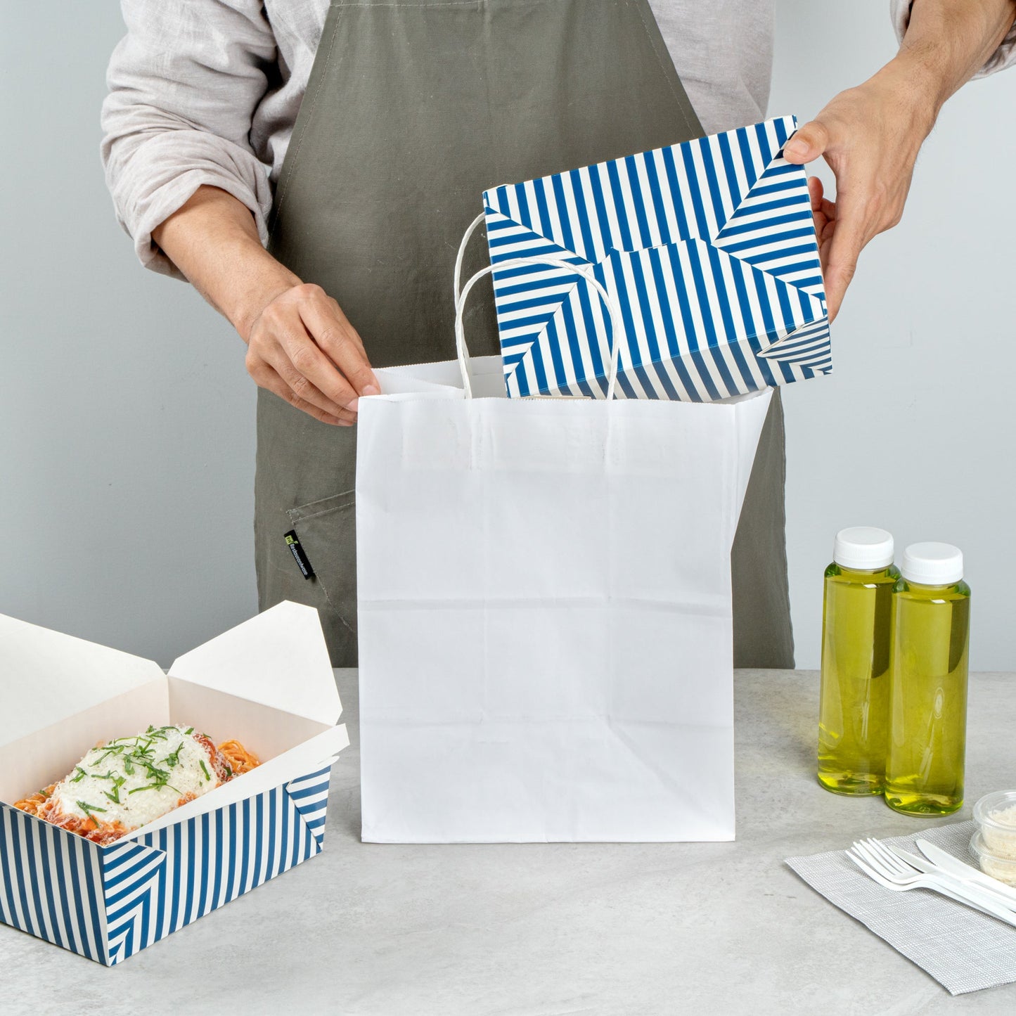 Bio Tek 98 oz Blue and White Stripe Paper #4 Bio Box Take Out Container - 8 1/2" x 6 1/4" x 3 1/2" - 200 count box