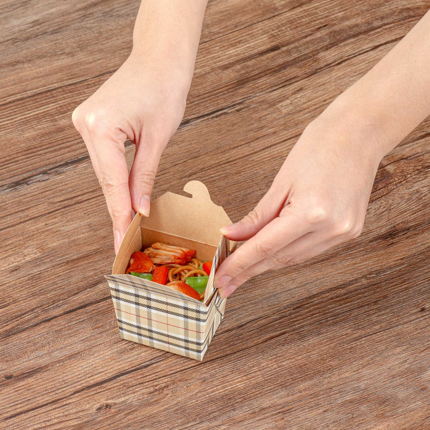 Bio Tek 8 oz Square Plaid Paper Noodle Take Out Container - 2 3/4" x 2 1/4" x 2 1/2" - 200 count box