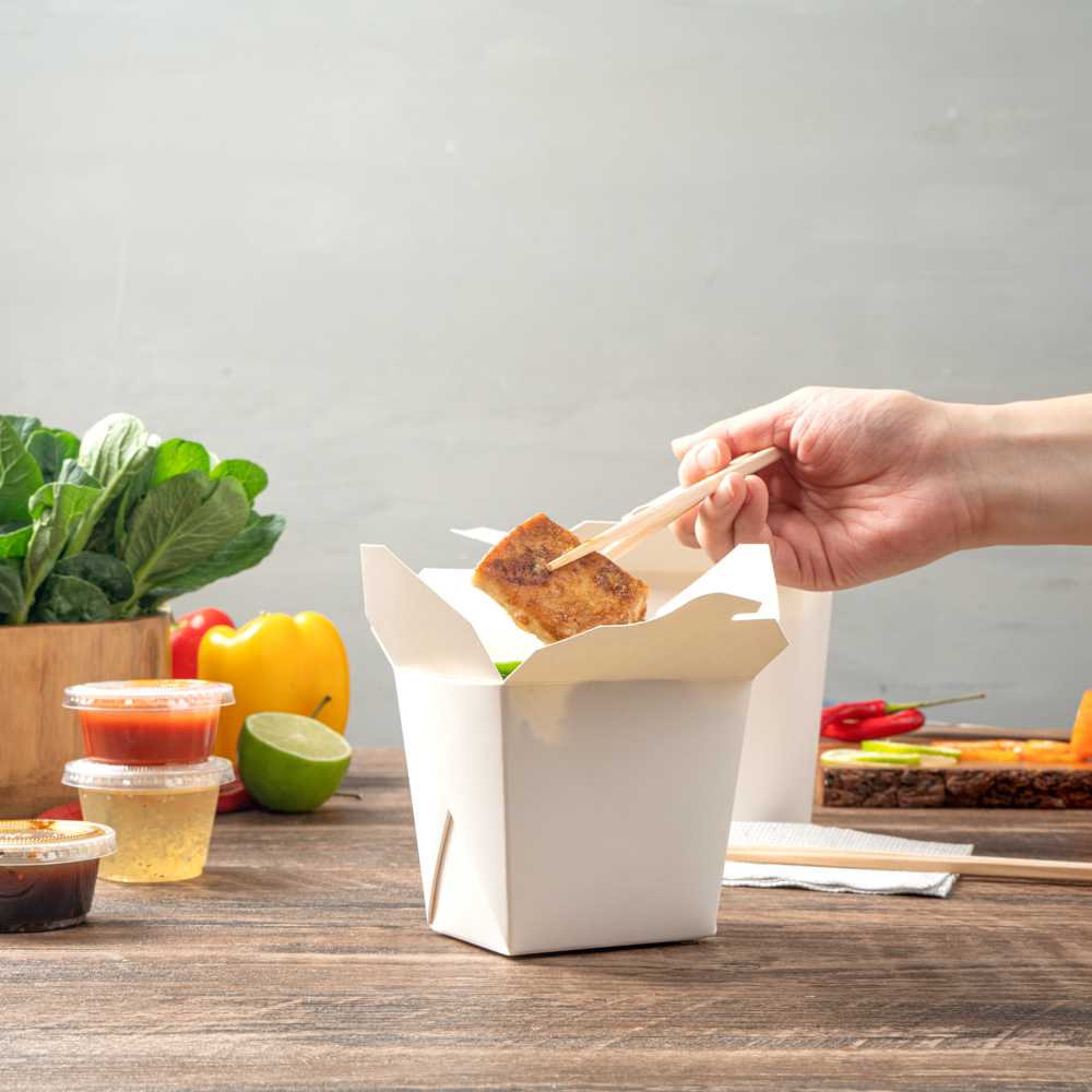 Bio Tek 16 oz Square White Paper Noodle Take Out Container - 3 1/2" x 3" x 3 1/4" - 200 count box