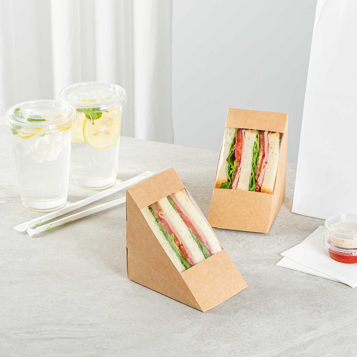 Cafe Vision Triangle Kraft Paper Large Sandwich Box - 4 3/4" x 4 3/4" x 3 1/4" - 200 count box