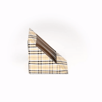Cafe Vision Triangle Plaid Paper Large Sandwich Box - 4 3/4" x 4 3/4" x 3 1/4" - 25 count box
