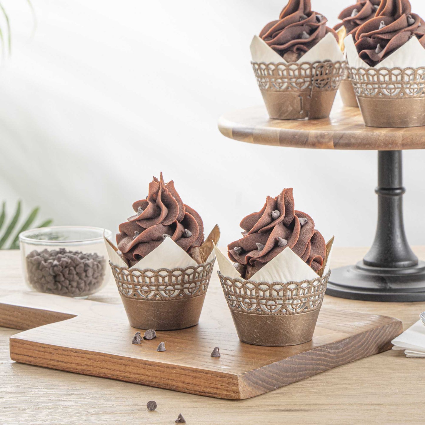 Bellissimo Round Cocoa Brown Paper Cupcake Wrap - 2 1/4" x 2 1/4" x 2" - 200 count box