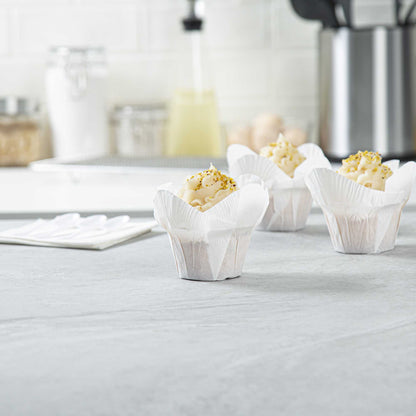 Panificio 6 oz Daffodil White Paper Baking Cup - Greaseproof - 3 1/4" x 3 1/4" x 3" - 200 count box