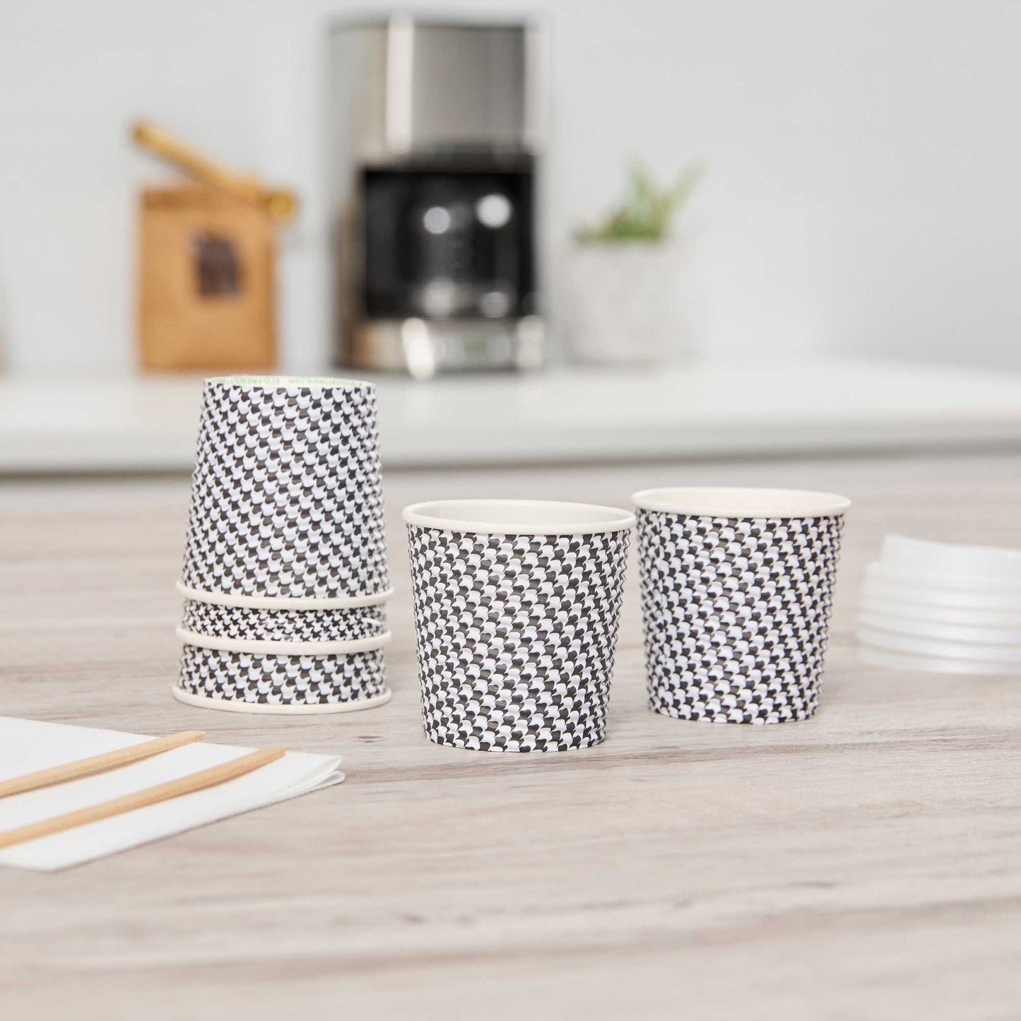 Restpresso 4 oz Houndstooth Paper Coffee Cup - Spiral Wall - 2 1/2" x 2 1/2" x 2 1/4" - 500 count box