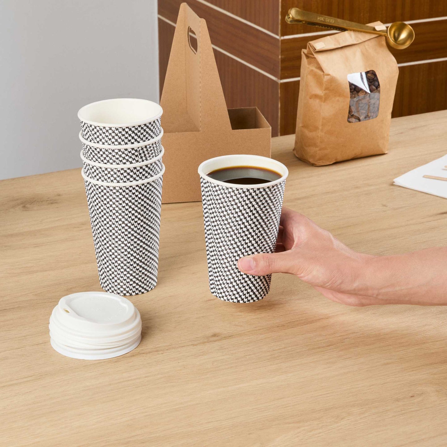 Restpresso 16 oz Houndstooth Paper Coffee Cup - Spiral Wall - 3 1/2" x 3 1/2" x 5 1/2" - 25 count box