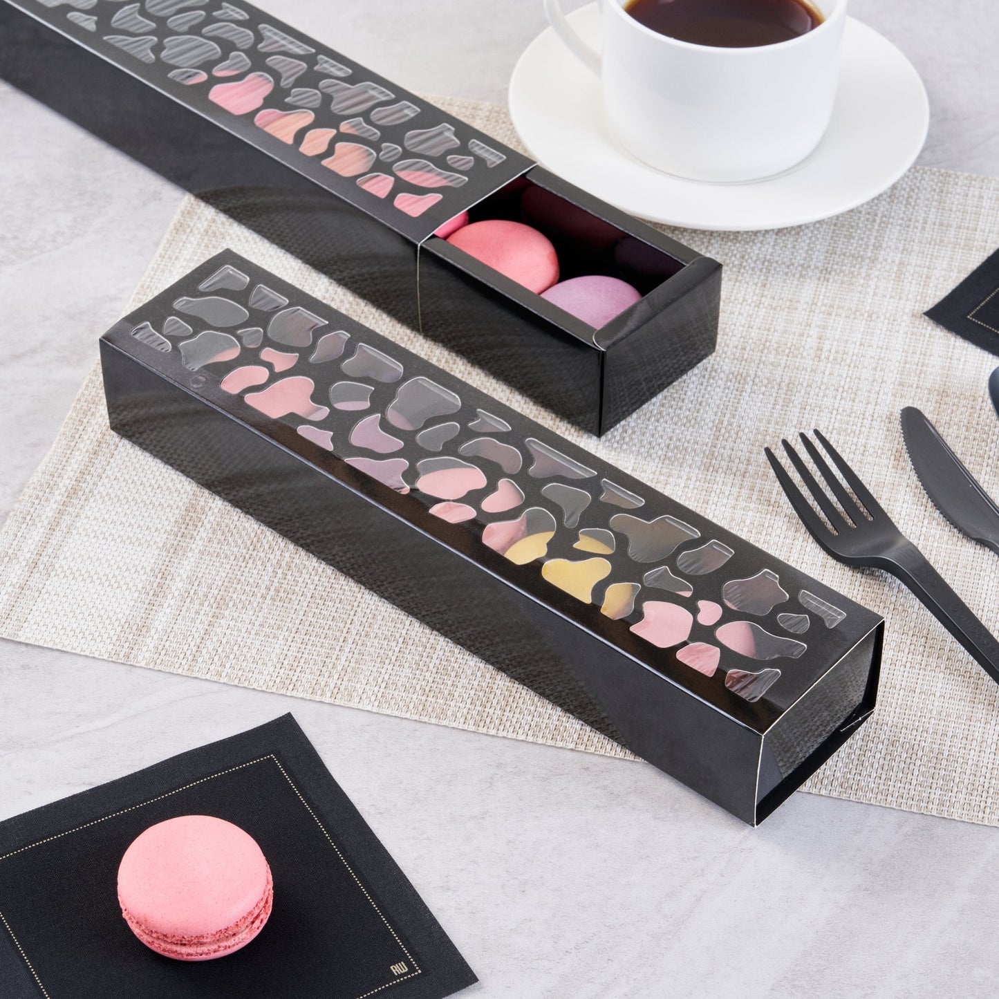 Sentiero Rectangle Black Paper Macaron Box - Holds 5 Macarons - 10" x 2 1/4" x 1 1/2" - 100 count box
