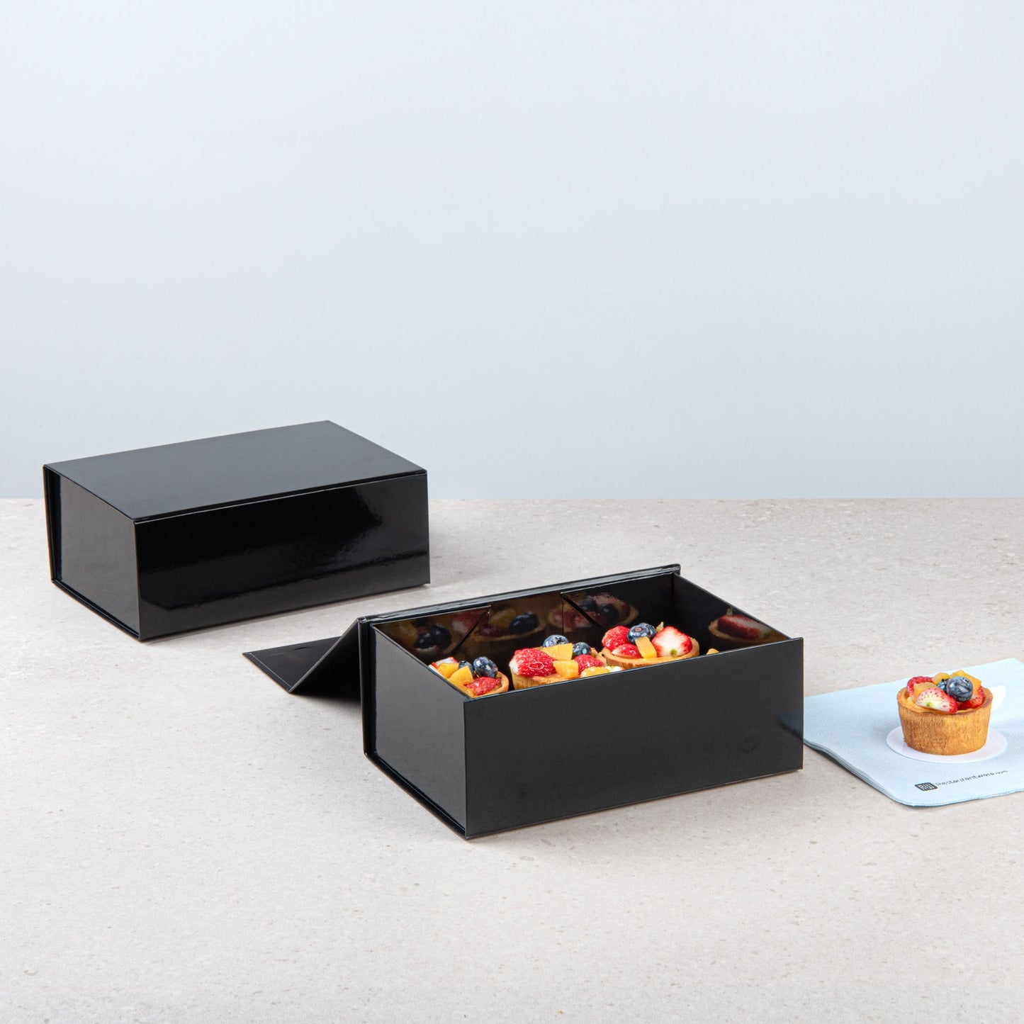 Cater Tek Rectangle Black Paper Medium Tic Tac Box - Magnetic - 9" x 6" x 3 1/2" - 10 count box