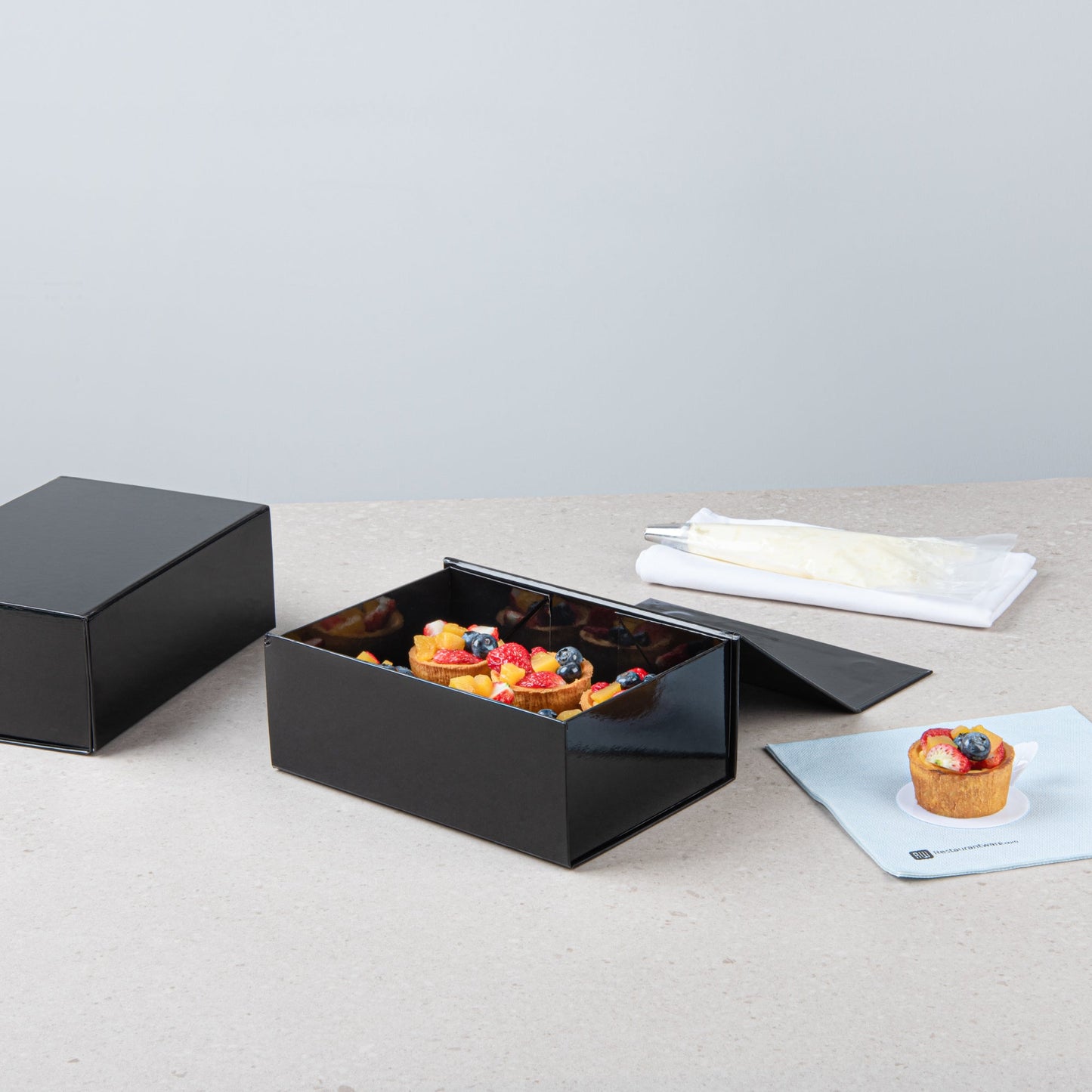 Cater Tek Rectangle Black Paper Medium Tic Tac Box - Magnetic - 9" x 6" x 3 1/2" - 10 count box