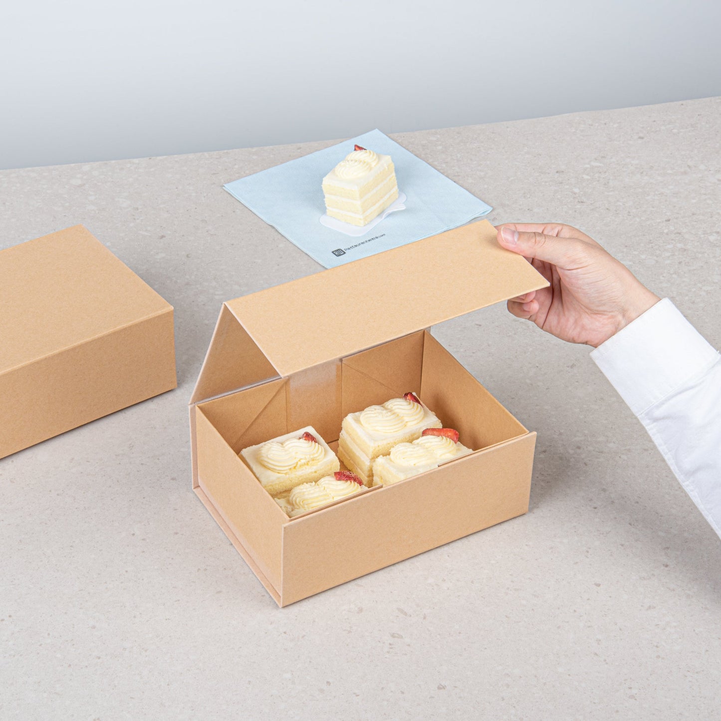 Cater Tek Rectangle Kraft Paper Medium Tic Tac Box - Magnetic - 9" x 6" x 3 1/2" - 10 count box
