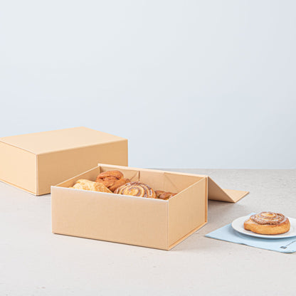 Cater Tek Rectangle Kraft Paper Large Tic Tac Box - Magnetic - 10 1/2" x 8" x 4" - 10 count box