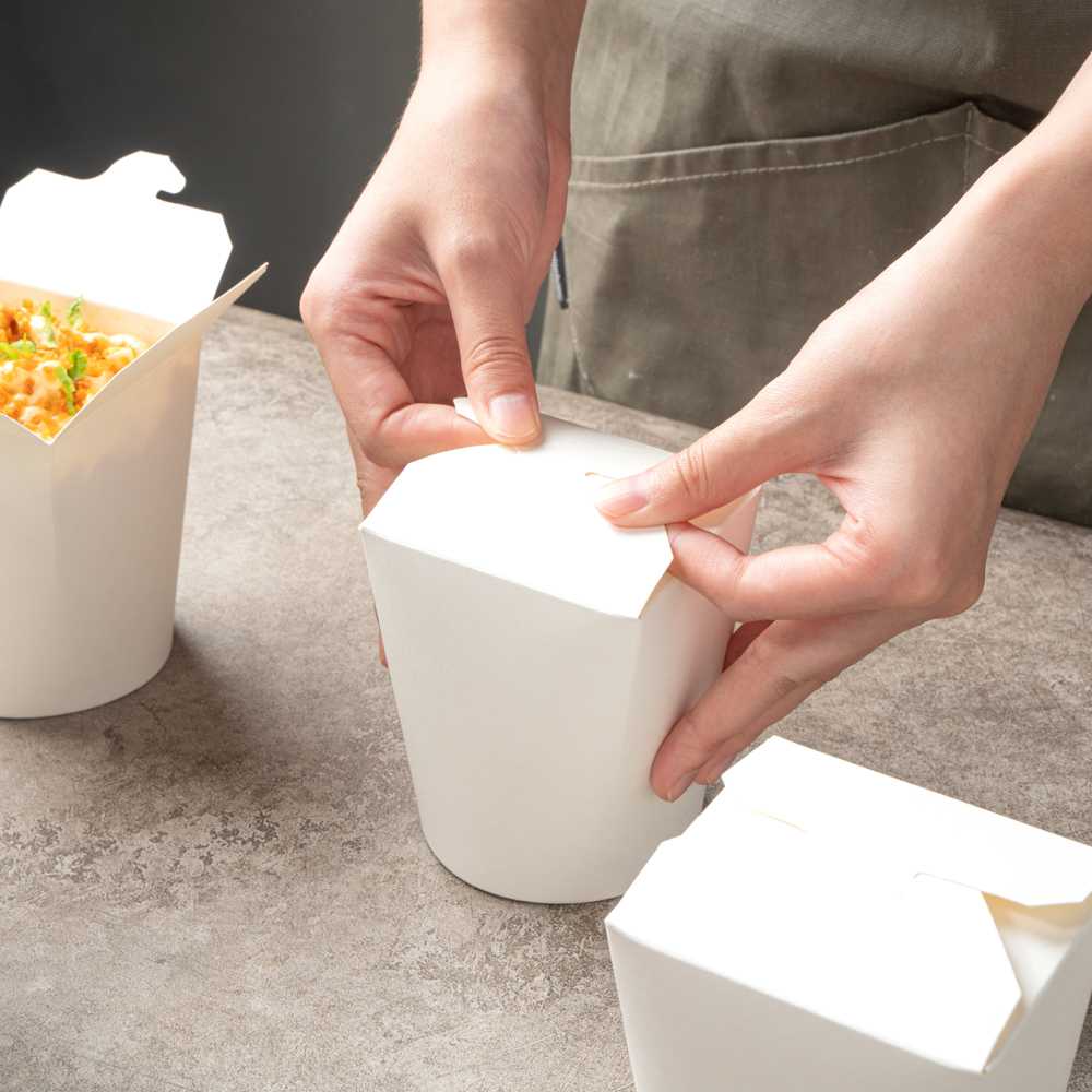 Bio Tek 16 oz Round White Paper Noodle Take Out Container - 3 1/4" x 3" x 4" - 50 count box