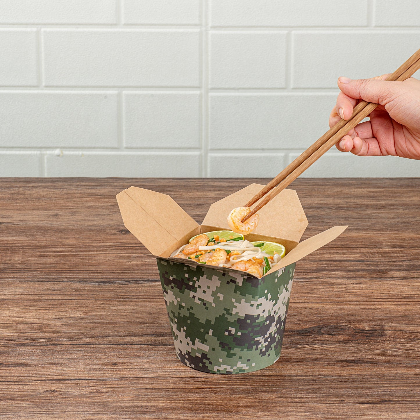 Bio Tek 26 oz Round Camouflage Paper Noodle Take Out Container - 4" x 3 1/2" x 3 3/4" - 50 count box