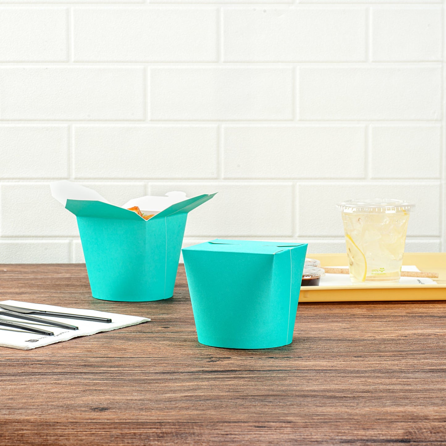 Bio Tek 26 oz Round Turquoise Paper Noodle Take Out Container - 4" x 3 1/2" x 3 3/4" - 200 count box