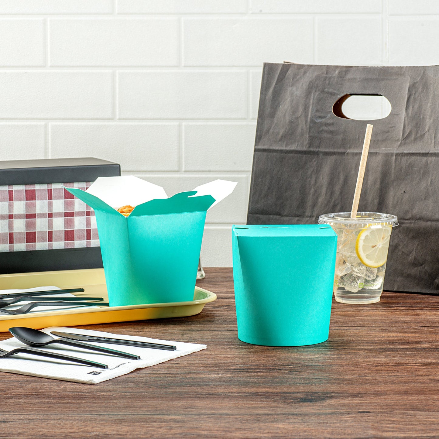Bio Tek 32 oz Round Turquoise Paper Noodle Take Out Container - 4" x 3 1/2" x 4 1/2" - 200 count box