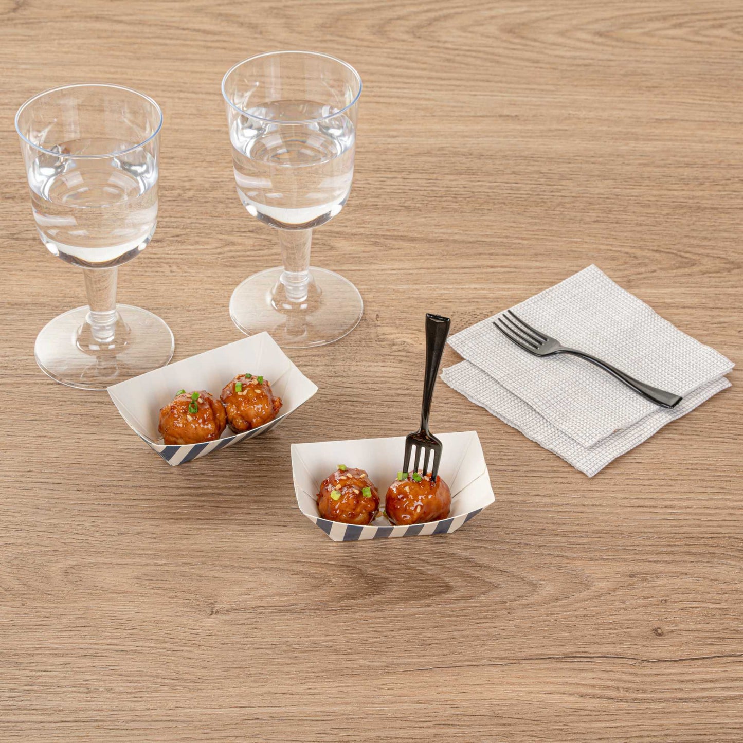 Bio Tek 2 oz Blue and White Stripe Paper Food Tray / Boat - 3 1/4" x 2 1/4" x 1 1/4" - 400 count box